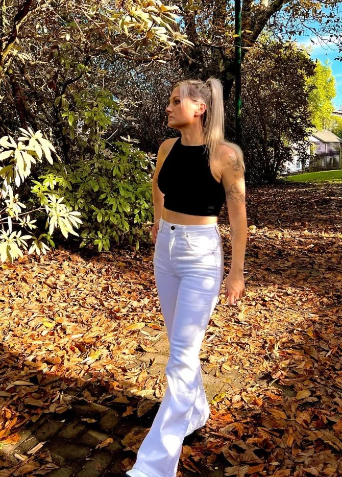 Chic White Jeans Outfits (14)