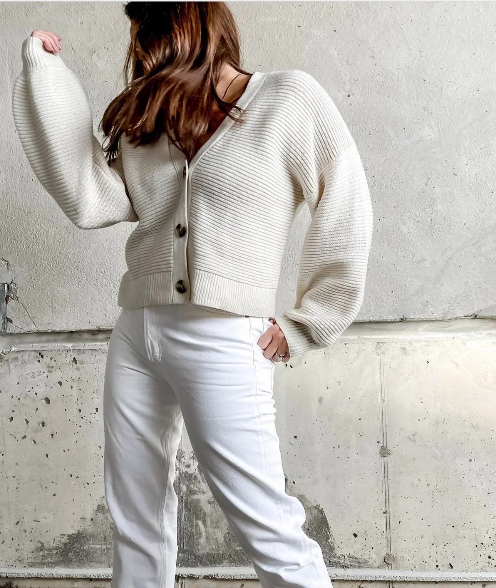 Chic White Jeans Outfits (18)