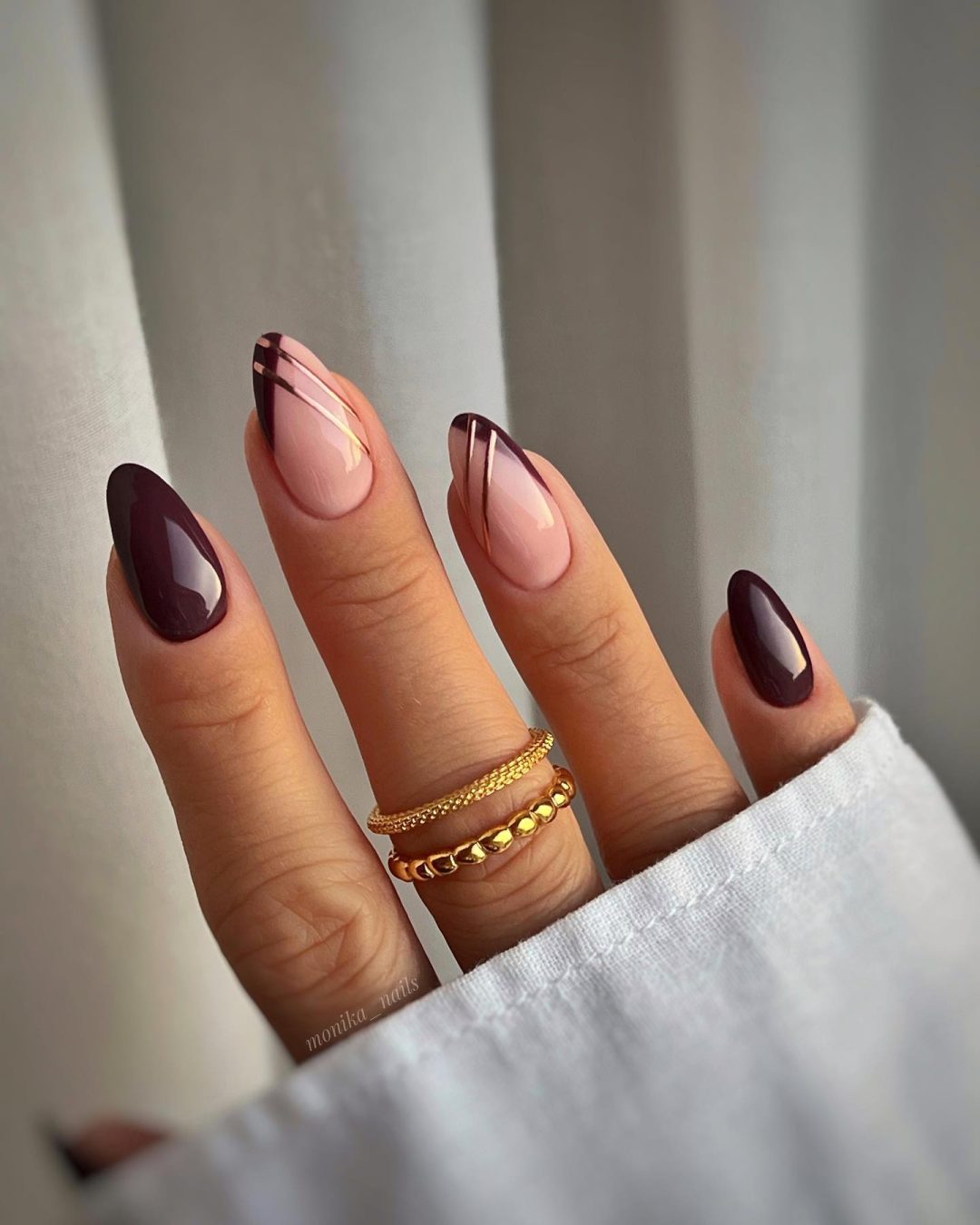 burgundy nails