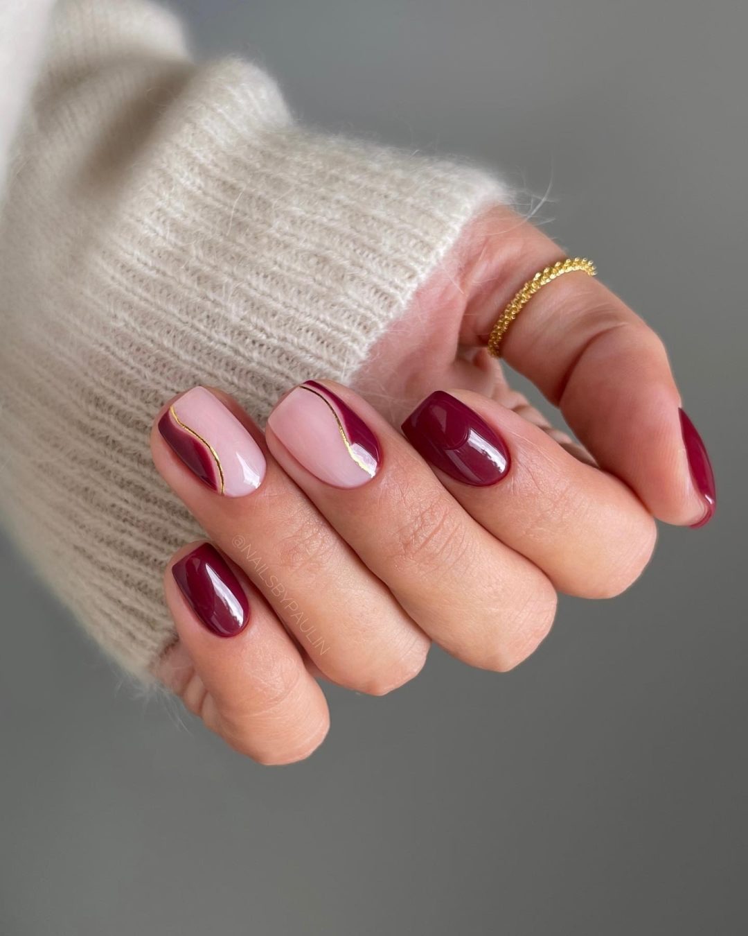 burgundy nails