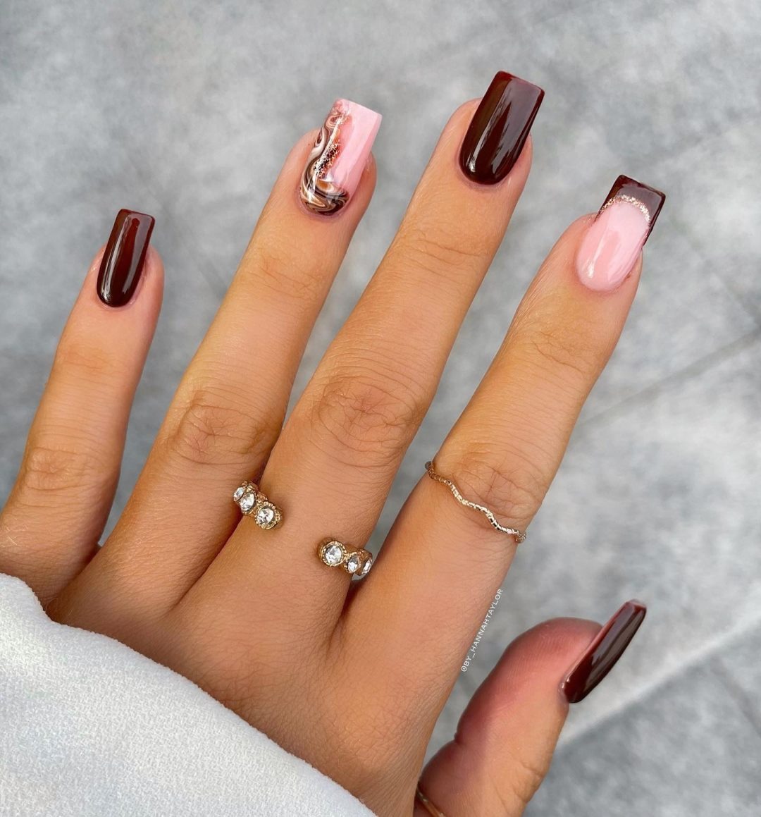 burgundy nails