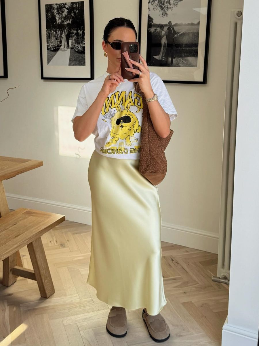 Chic Satin Skirt Outfits (1)
