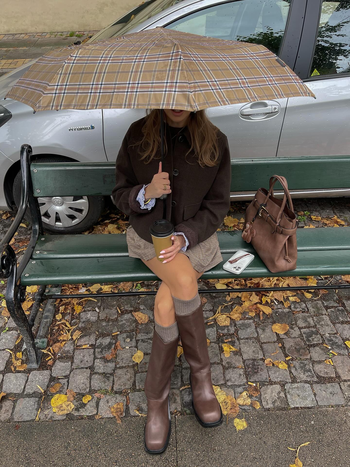 How to Style Brown Boots as Chic Women